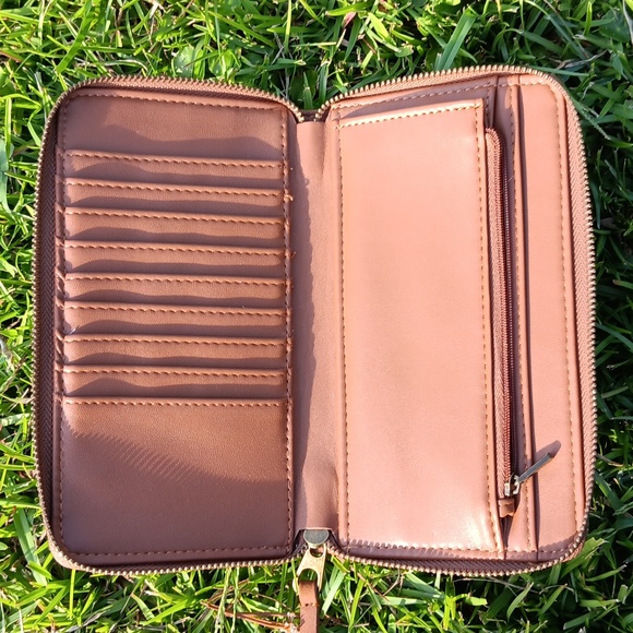 EUC UNIVERSAL THREAD LONG ZIP WALLET LIGHT BROWN - Picture 7 of 12